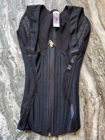 Corset zip à bretelles 14 armatures