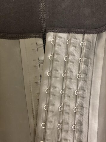 Latex corset with short straps