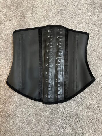Short back BBL waist trainer
